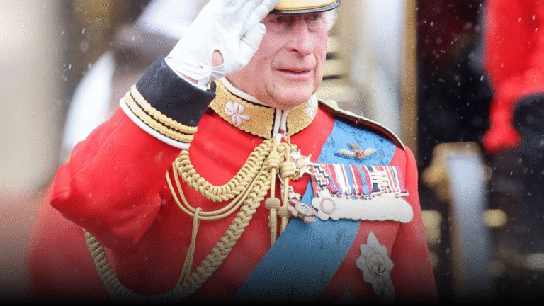 Trooping The colour : ब्रिटेन के राजा ने एयर इंडिया हादसे को लेकर काली पट्टी बांधी